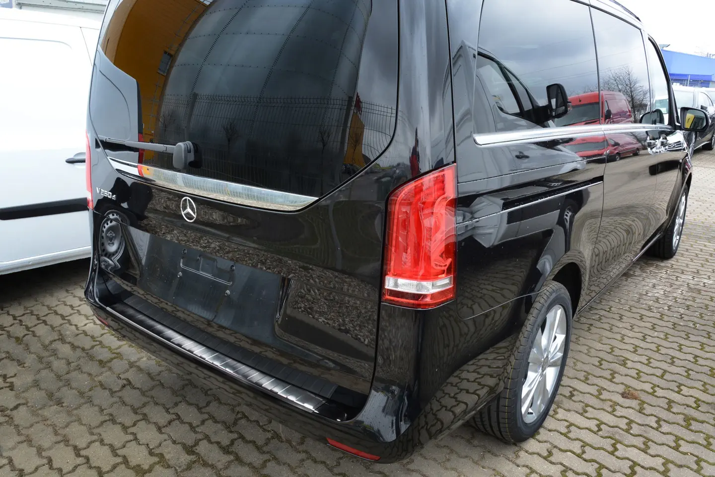 Bakfangerbeskytter Mercedes-Benz Vito / V-Class (W447) 2014 -> / Mercedes-Benz EQV 2020 -> │ Black Edition – bilde 7