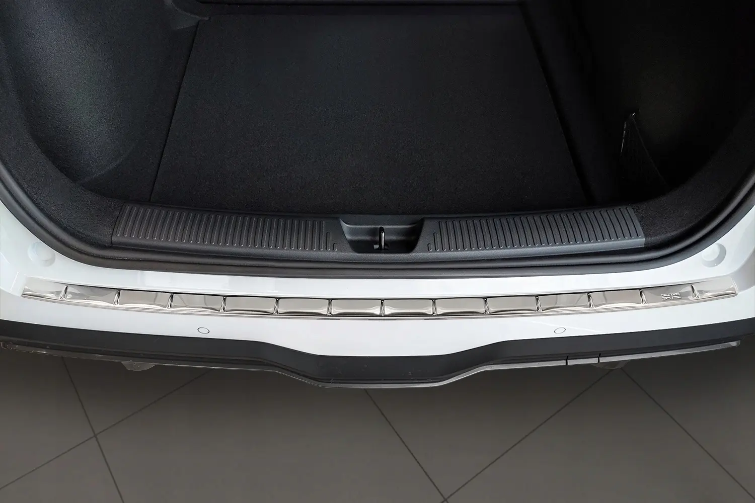 Bakfangerbeskytter MG4 Electric 2022 -> │ Chrome Edition – bilde 2