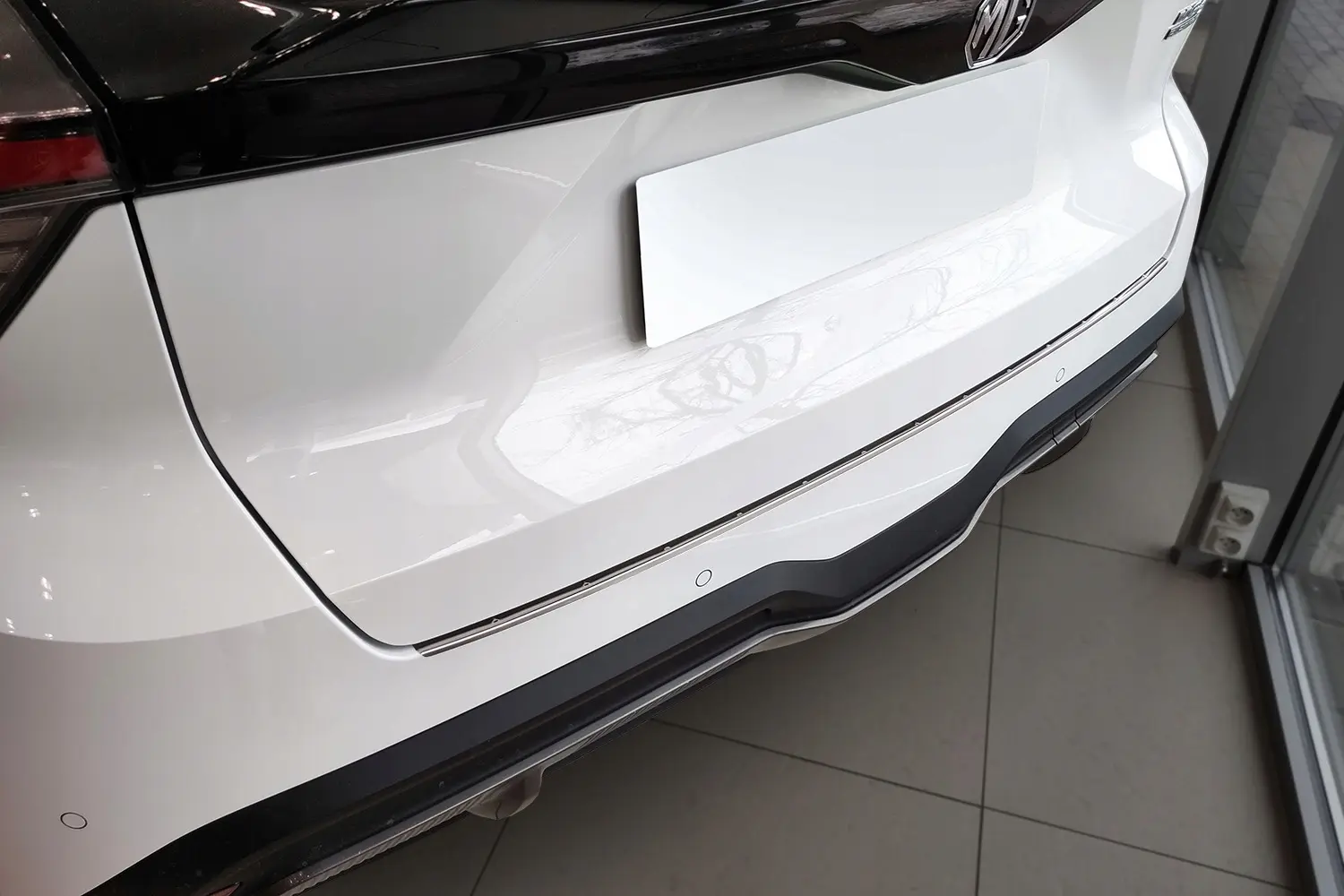 Bakfangerbeskytter MG4 Electric 2022 -> │ Chrome Edition – bilde 3