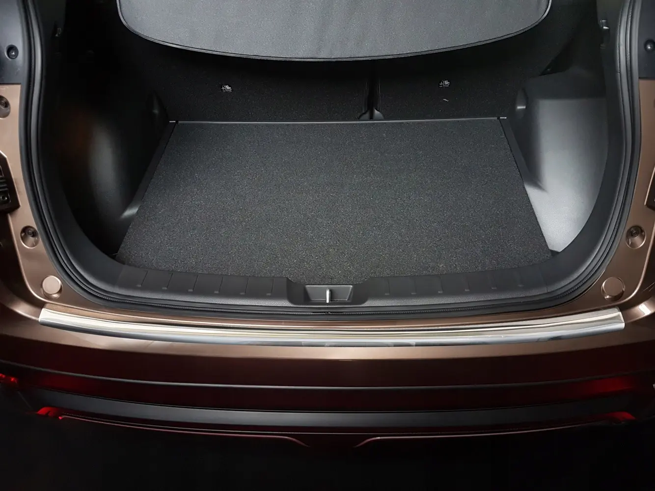 Bakfangerbeskytter Mitsubishi Eclipse Cross 2017-> Silver Edition – bilde 2