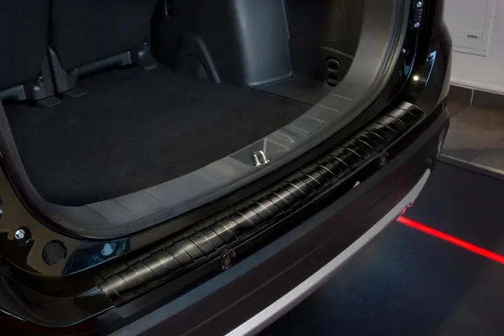 Bakfangerbeskytter Mitsubishi Outlander III Facelift 2015 - 2022 │ Black Edition