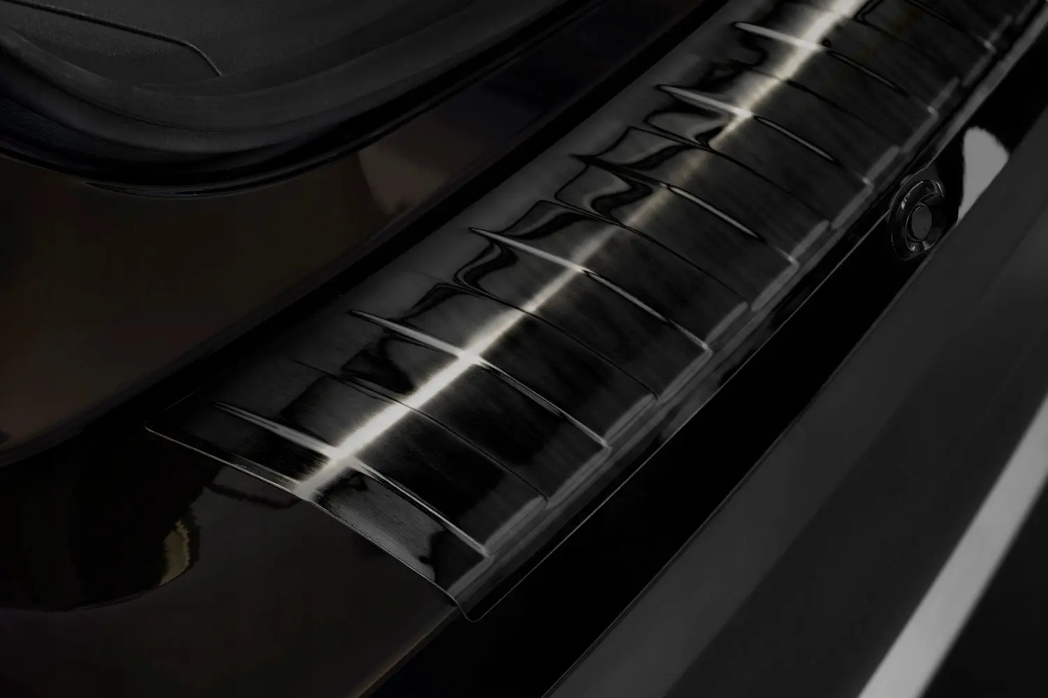 Bakfangerbeskytter Mitsubishi Outlander III Facelift 2015 - 2022 │ Black Edition – bilde 4