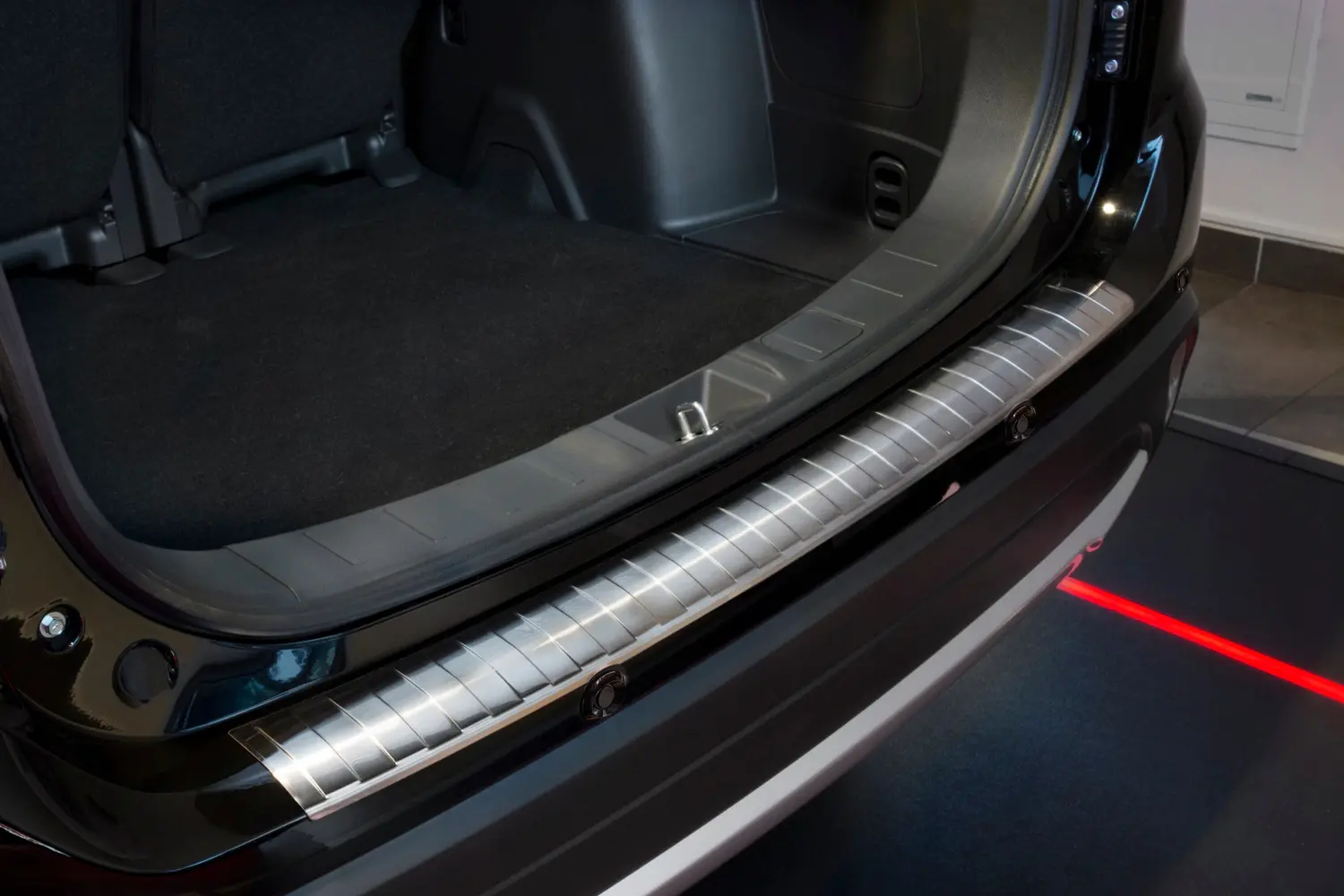 Bakfangerbeskytter Mitsubishi Outlander III Facelift 2015 - 2022 │ Silver Edition – bilde 3