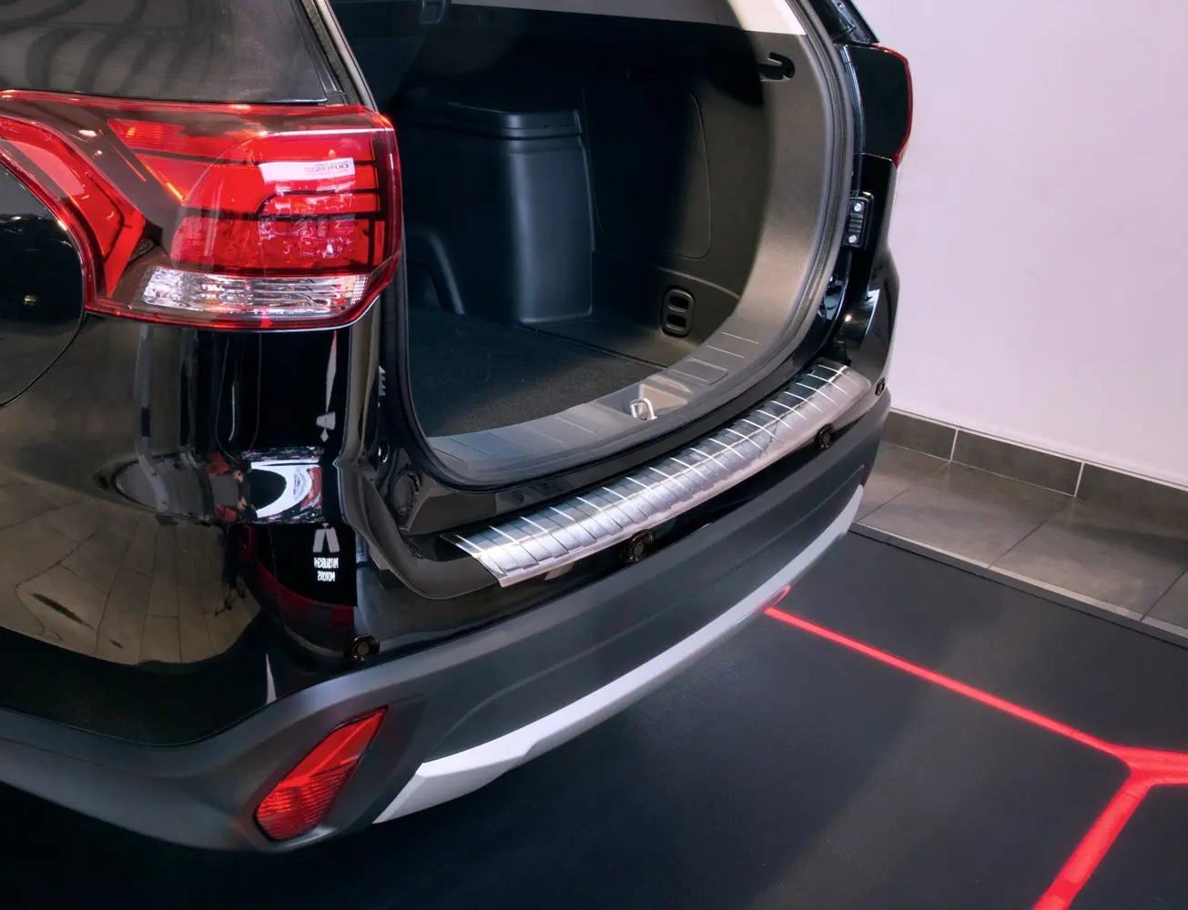 Bakfangerbeskytter Mitsubishi Outlander III Facelift 2015 - 2022 │ Silver Edition – bilde 4