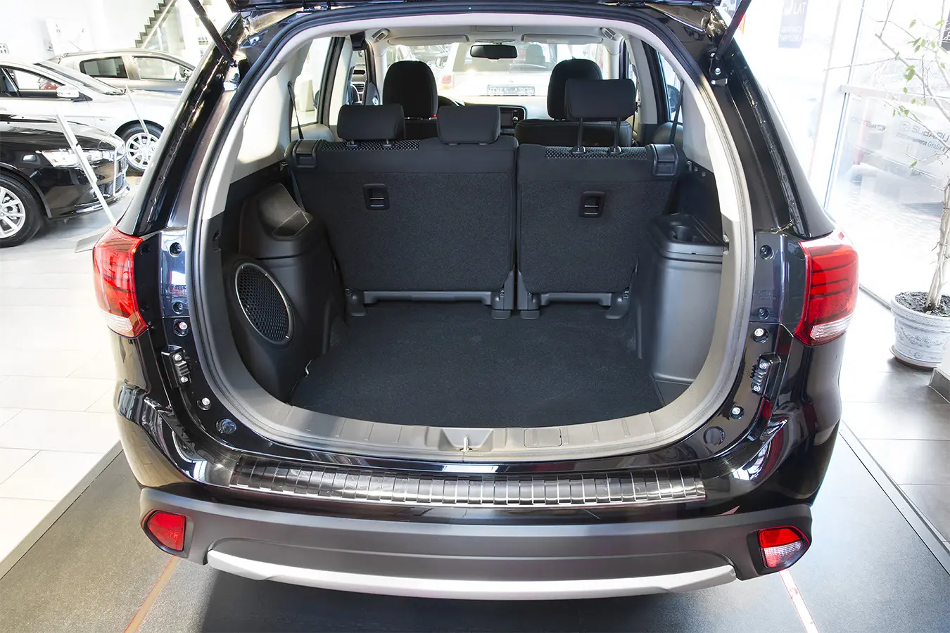 Bakfangerbeskytter Mitsubishi Outlander III Facelift 2015 - 2022  │ Silver Edition (passer ikke til modeller med PDC) – bilde 2