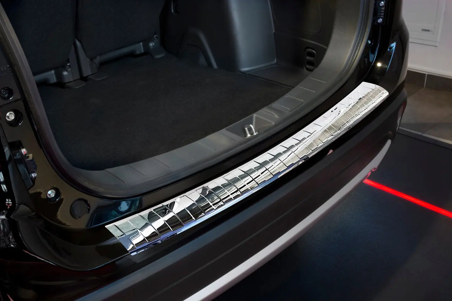 Bakfangerbeskytter Mitsubishi Outlander III Facelift 2015 - 2022 │ Silver Edition (passer ikke til modeller med PDC) – bilde 2