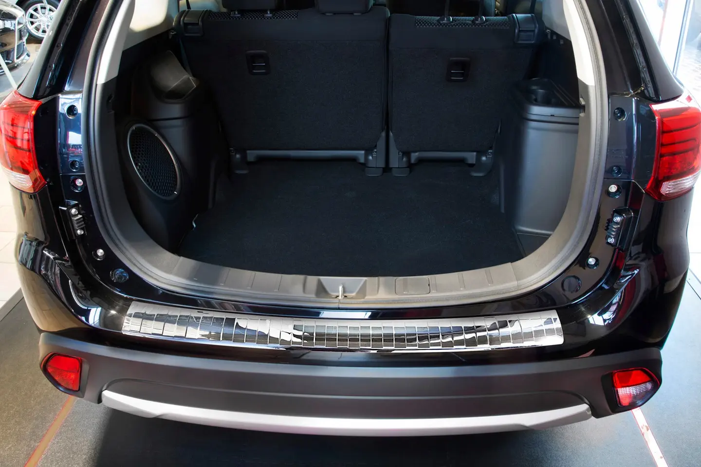 Bakfangerbeskytter Mitsubishi Outlander III Facelift 2015 - 2022 │ Silver Edition (passer ikke til modeller med PDC) – bilde 3