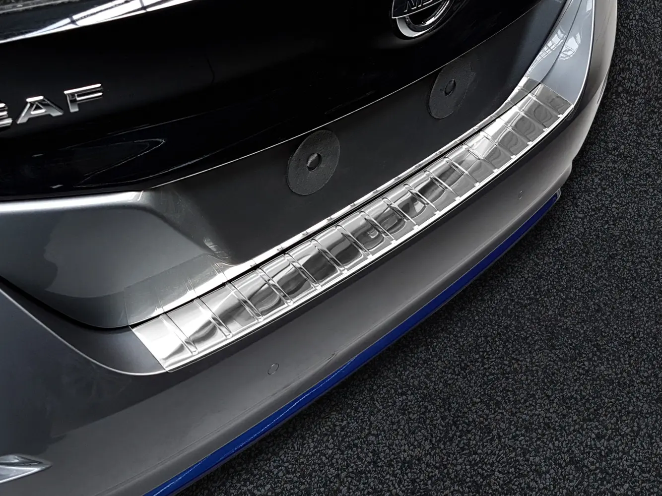 Bakfangerbeskytter Nissan Leaf II 2017 - 2024 Image 1