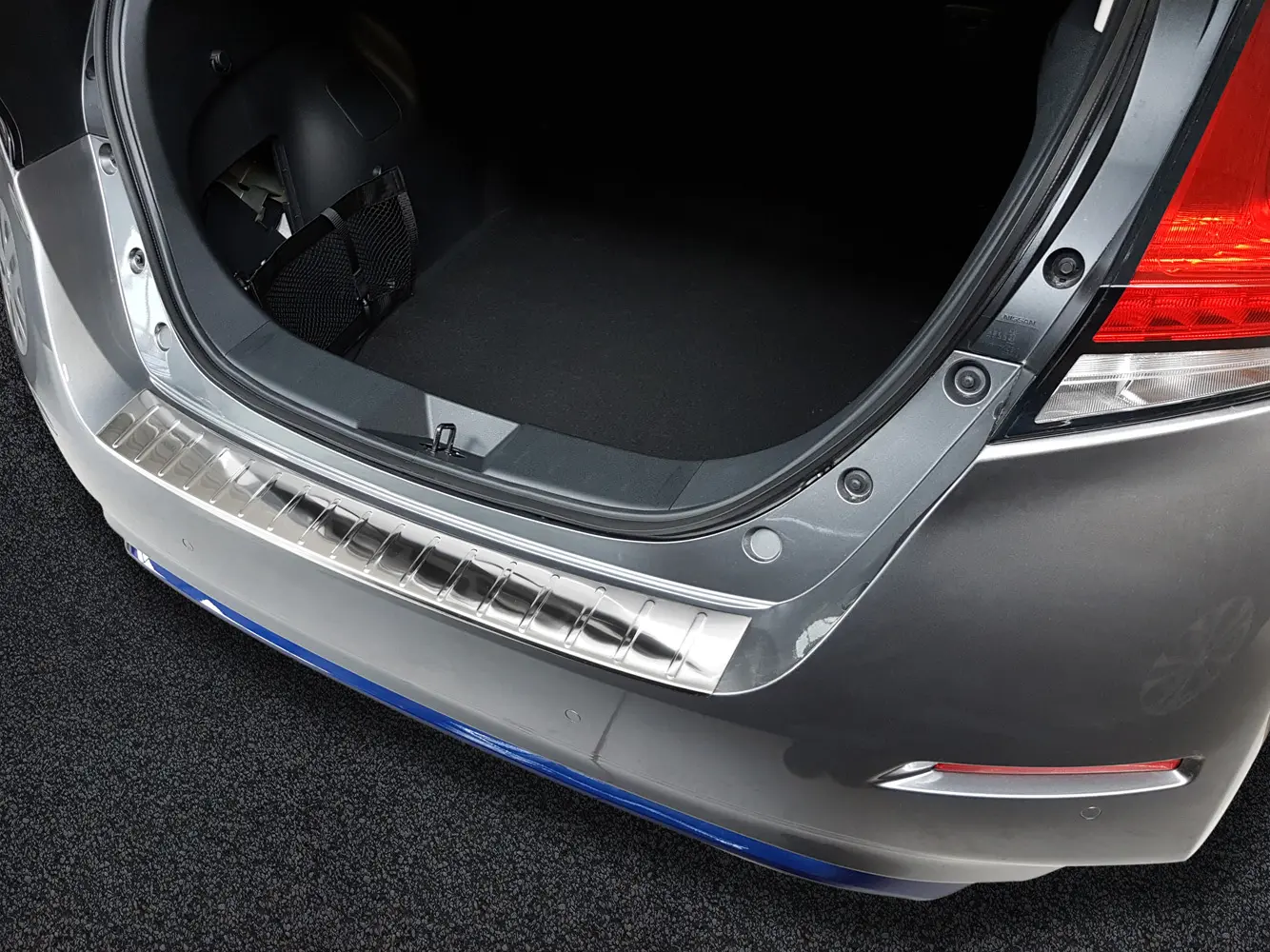 Bakfangerbeskytter Nissan Leaf II 2017 - 2024 Image 2