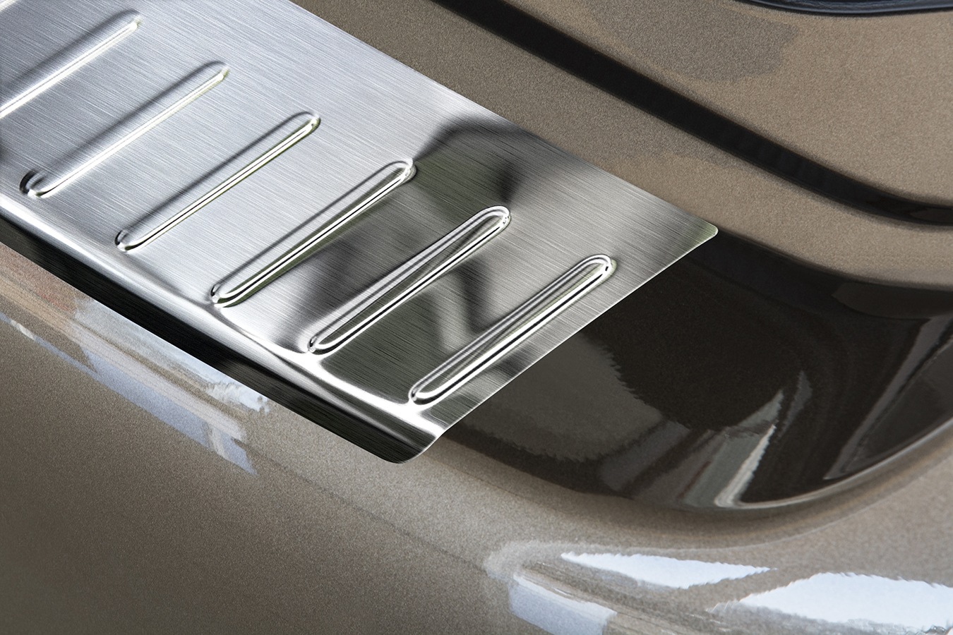 Bakfangerbeskytter Nissan Pulsar 2014-> Silver Edition