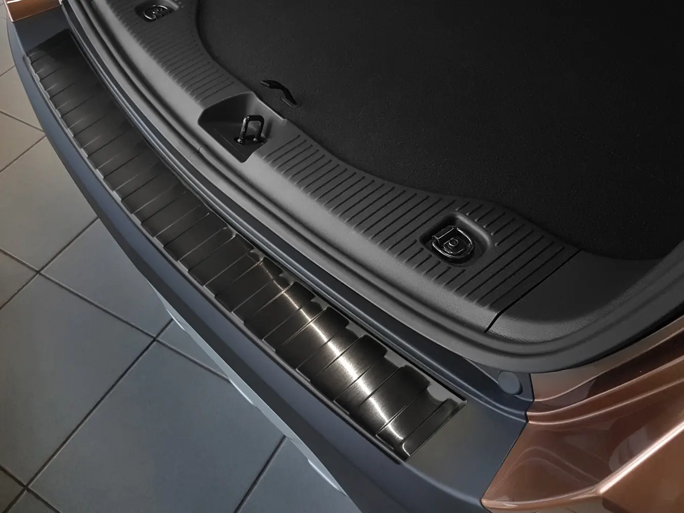 Bakfangerbeskytter Opel Mokka 2012-2016 Black Edition – bilde 2