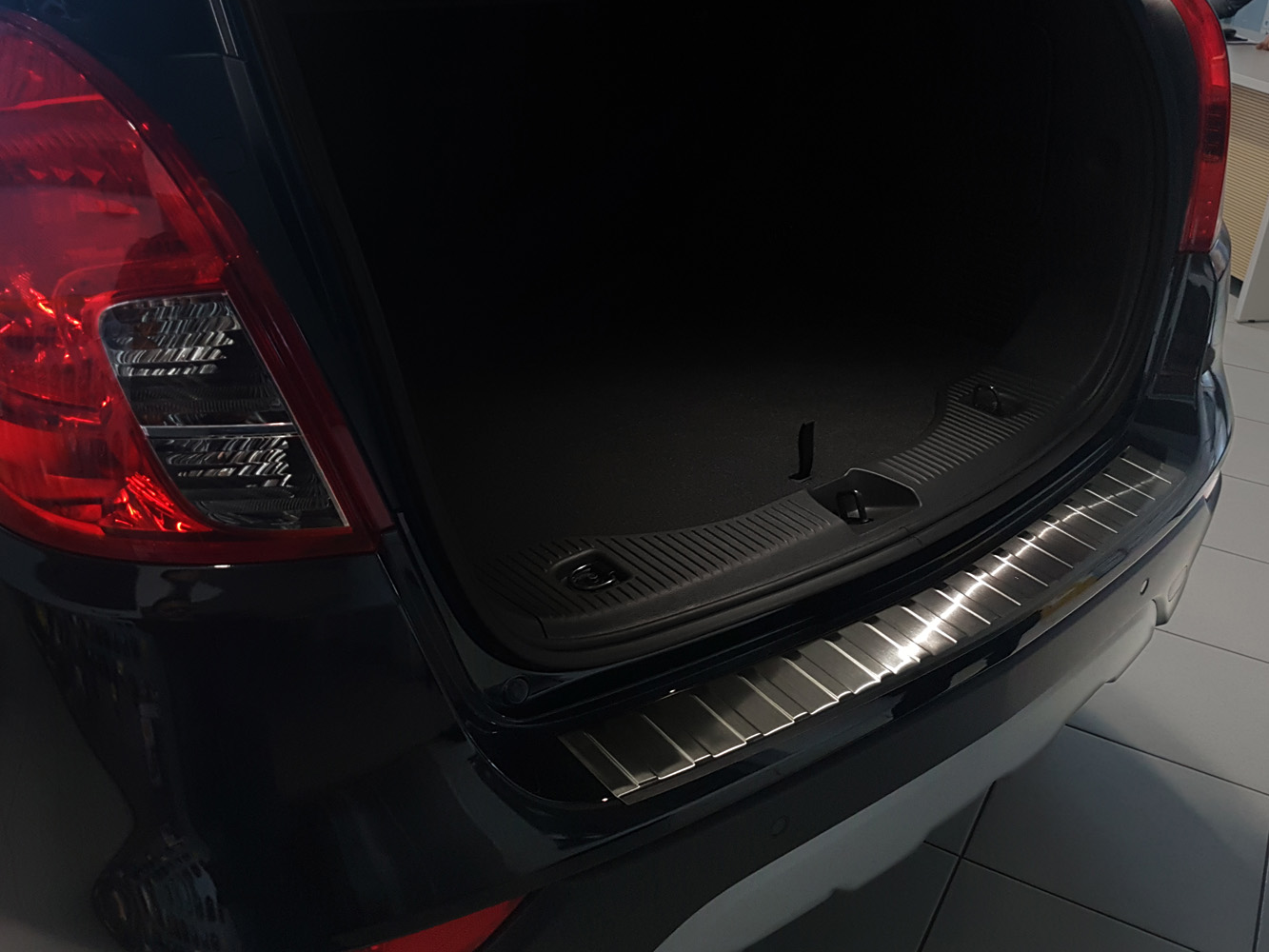 Bakfangerbeskytter Opel Mokka X facelift 2016-> Black Edition