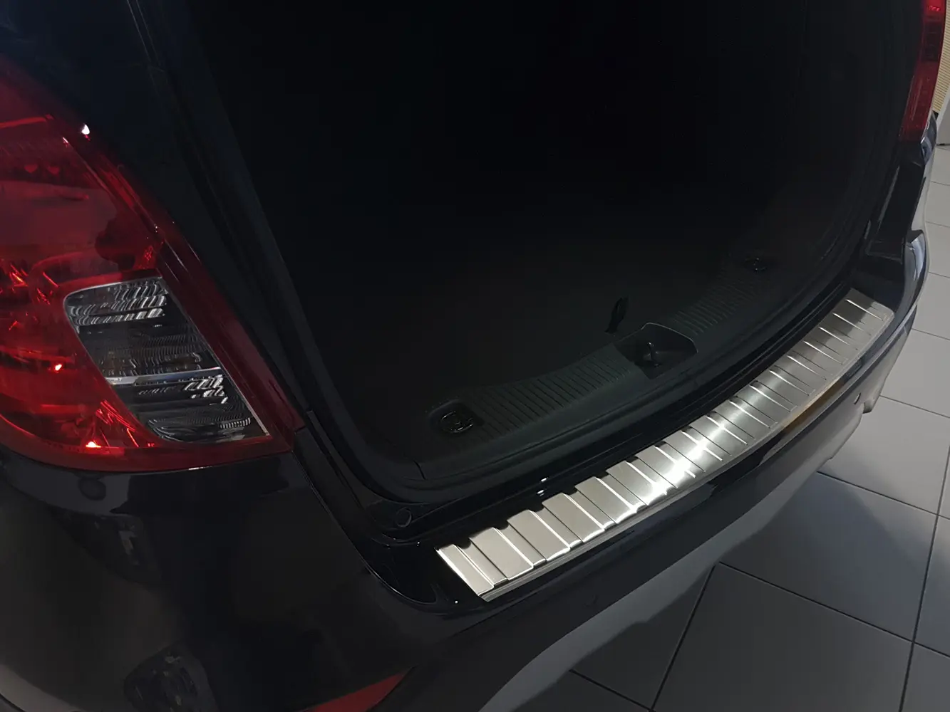 Bakfangerbeskytter Opel Mokka X facelift 2016-> Silver Edition