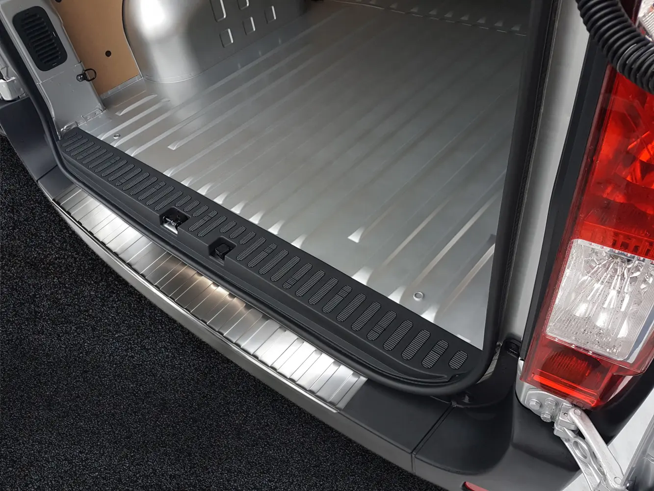 Bakfangerbeskytter Opel Movano B 2010-2019 / Renault Master III 2010 - 2024