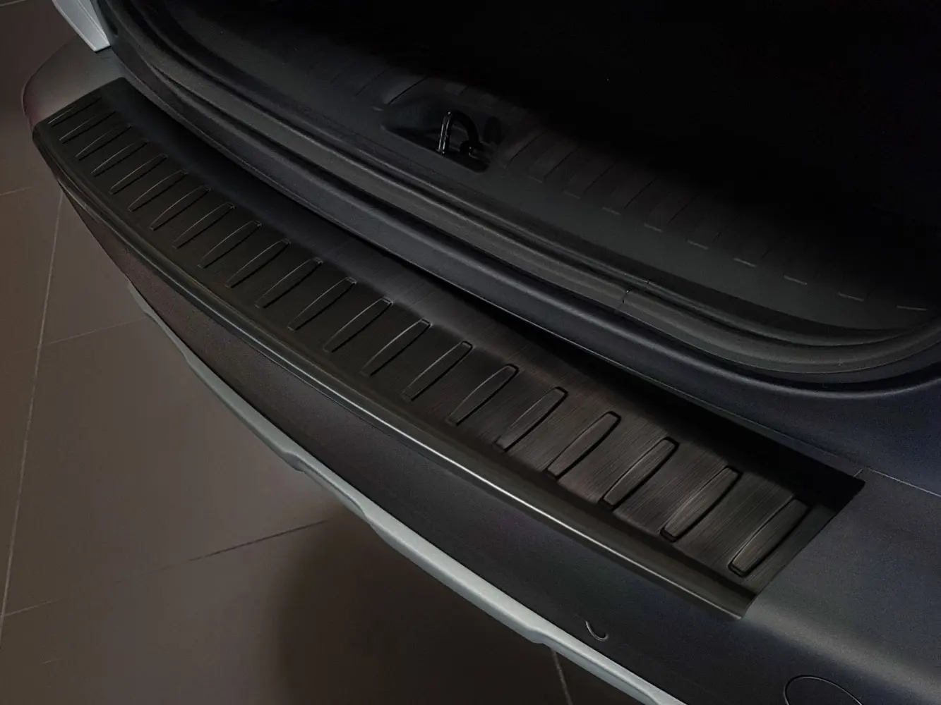 Bakfangerbeskytter Peugeot 2008 I 2013 - 2019 │ Black Edition – bilde 2