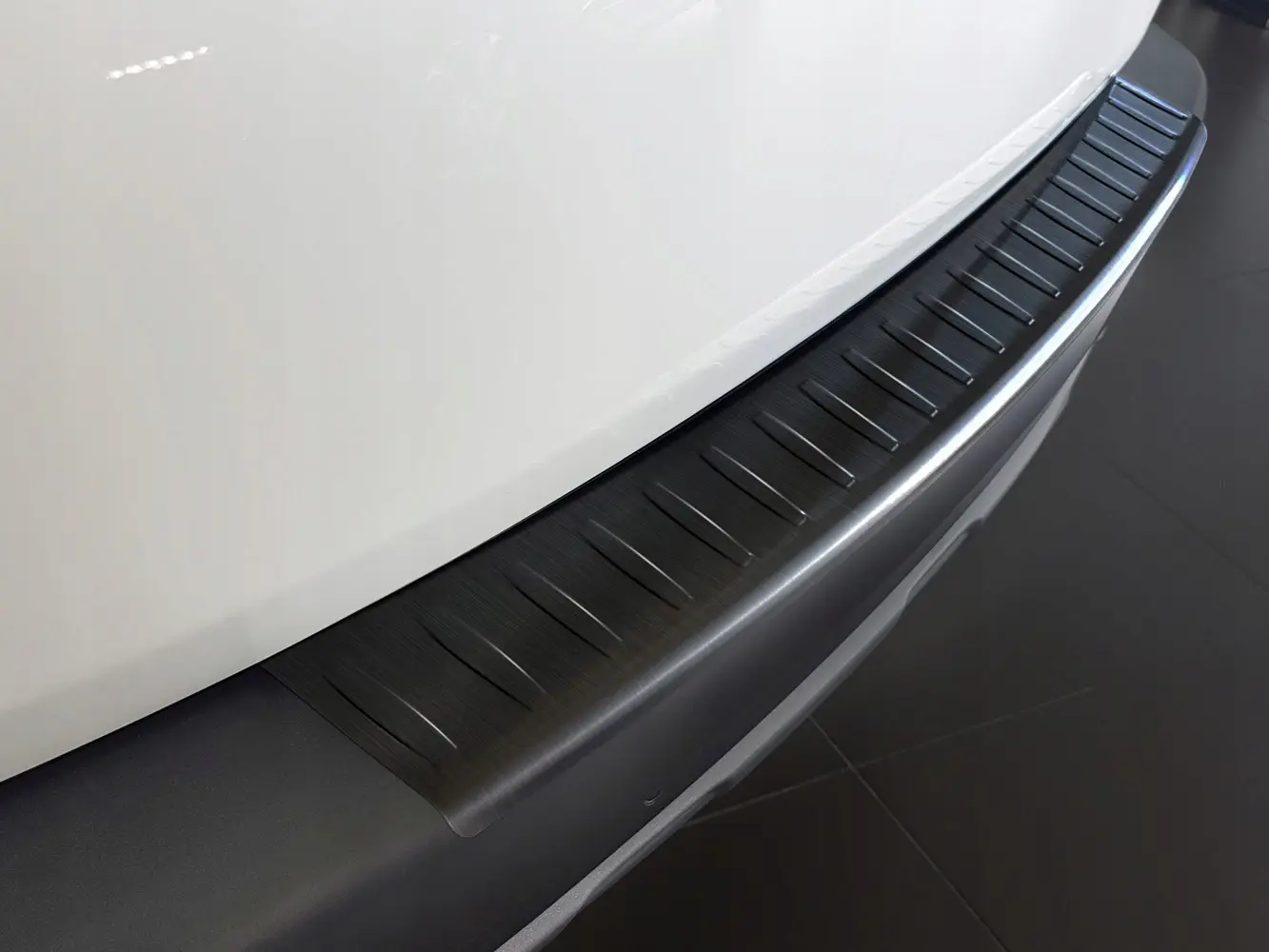 Bakfangerbeskytter Peugeot 2008 I 2013 - 2019 │ Black Edition – bilde 3