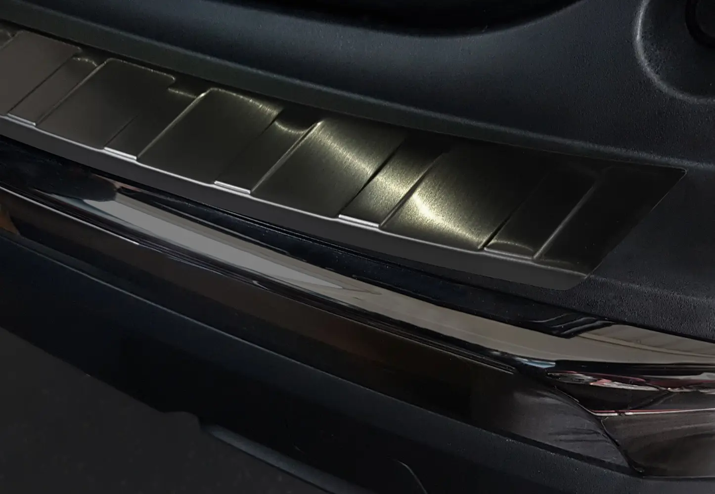 Bakfangerbeskytter Peugeot 3008 II 2016 - 2024 | Black Edition – bilde 4
