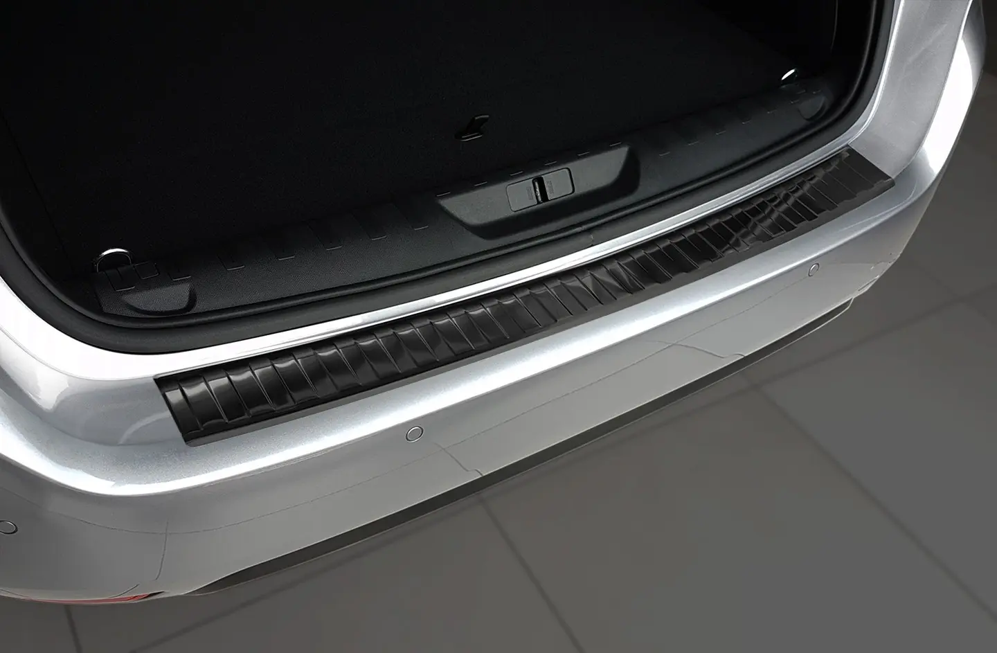Bakfangerbeskytter Peugeot 308 II SW 2013 - 2021 │ Black Edition