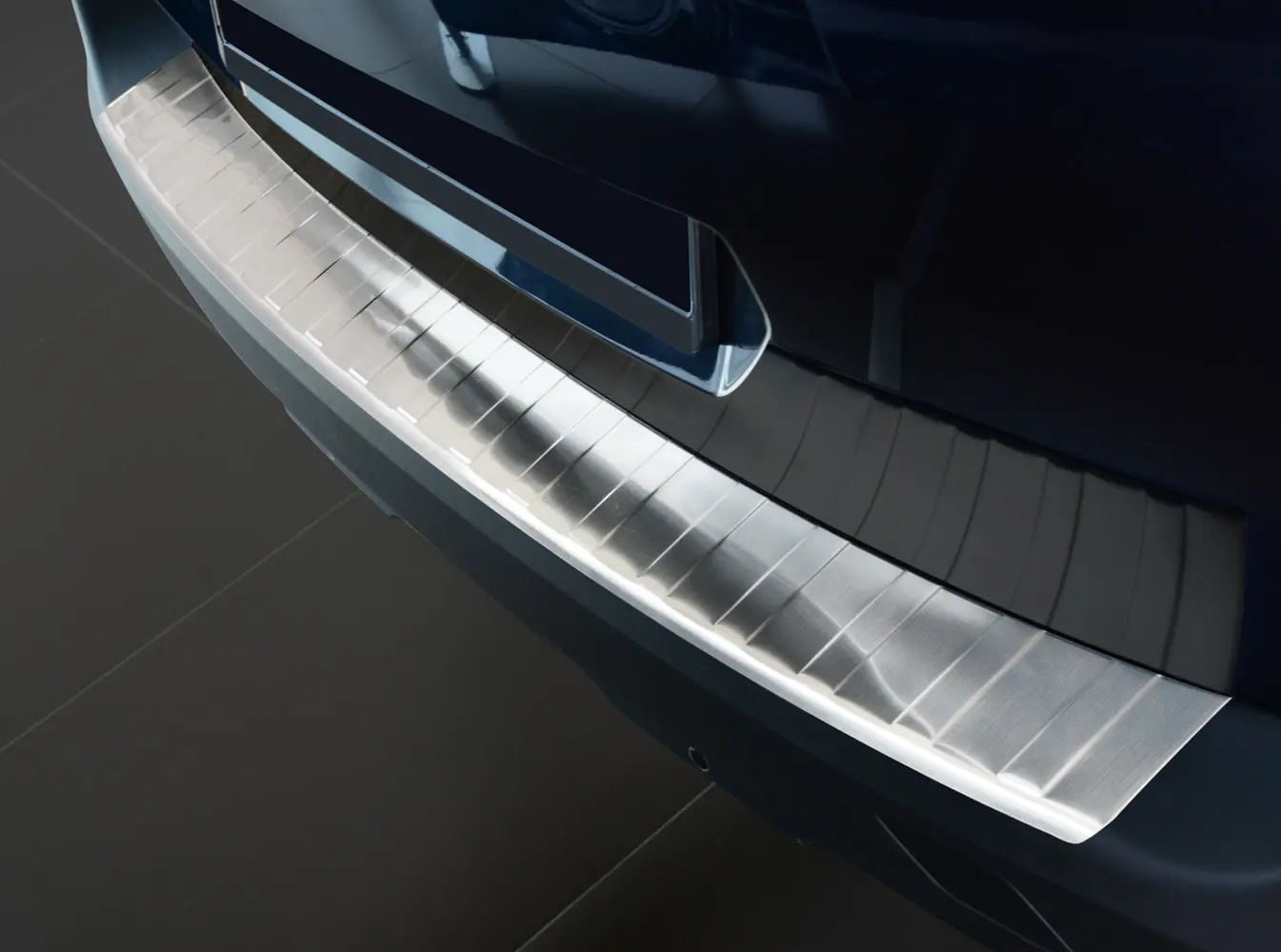 Bakfangerbeskytter Peugeot 5008 II 2017 - 2024 │ Silver Edition