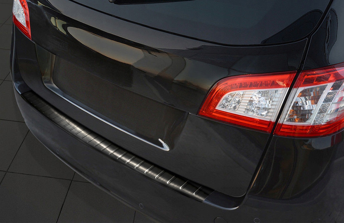 Bakfangerbeskytter Peugeot 508 I SW Stasjonsvogn 2010 - 2018 │ Black Edition
