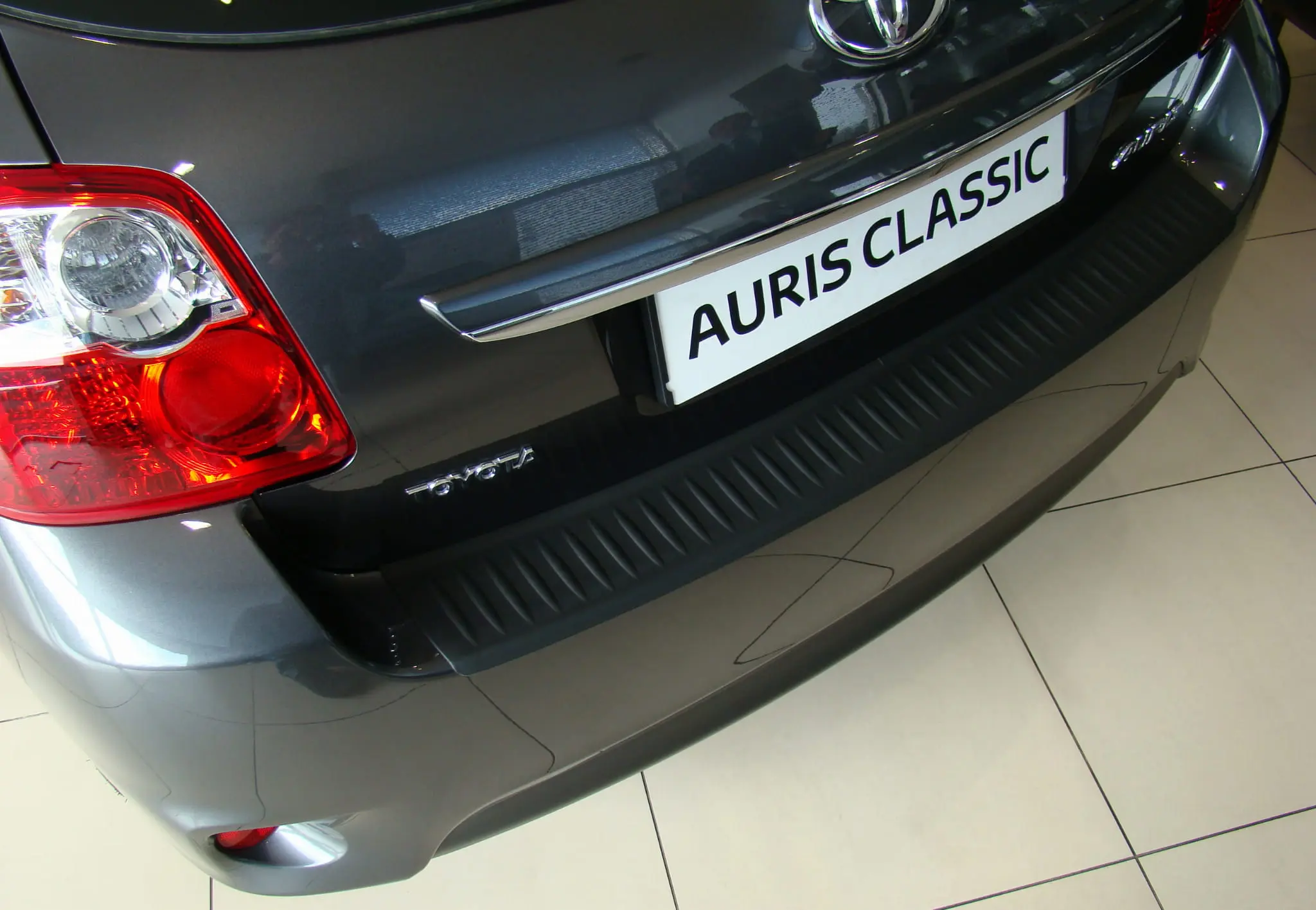 Bakfangerbeskytter plast Toyota Auris I 2010-2012