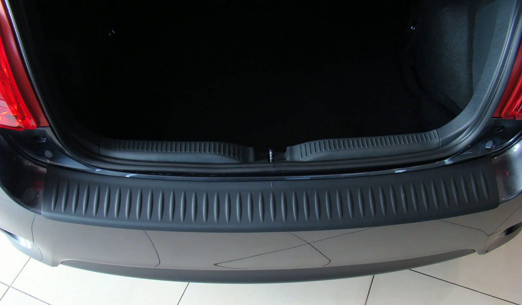 Bakfangerbeskytter plast Toyota Auris I 2010-2012 – bilde 2