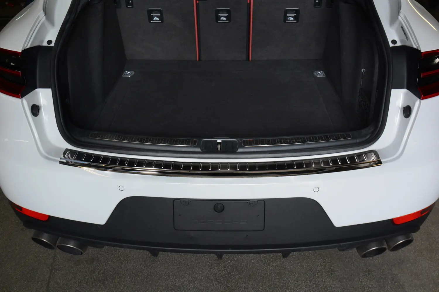 Bakfangerbeskytter Porsche Macan I (95B) 2014 - 2024 │ Black Edition – bilde 2