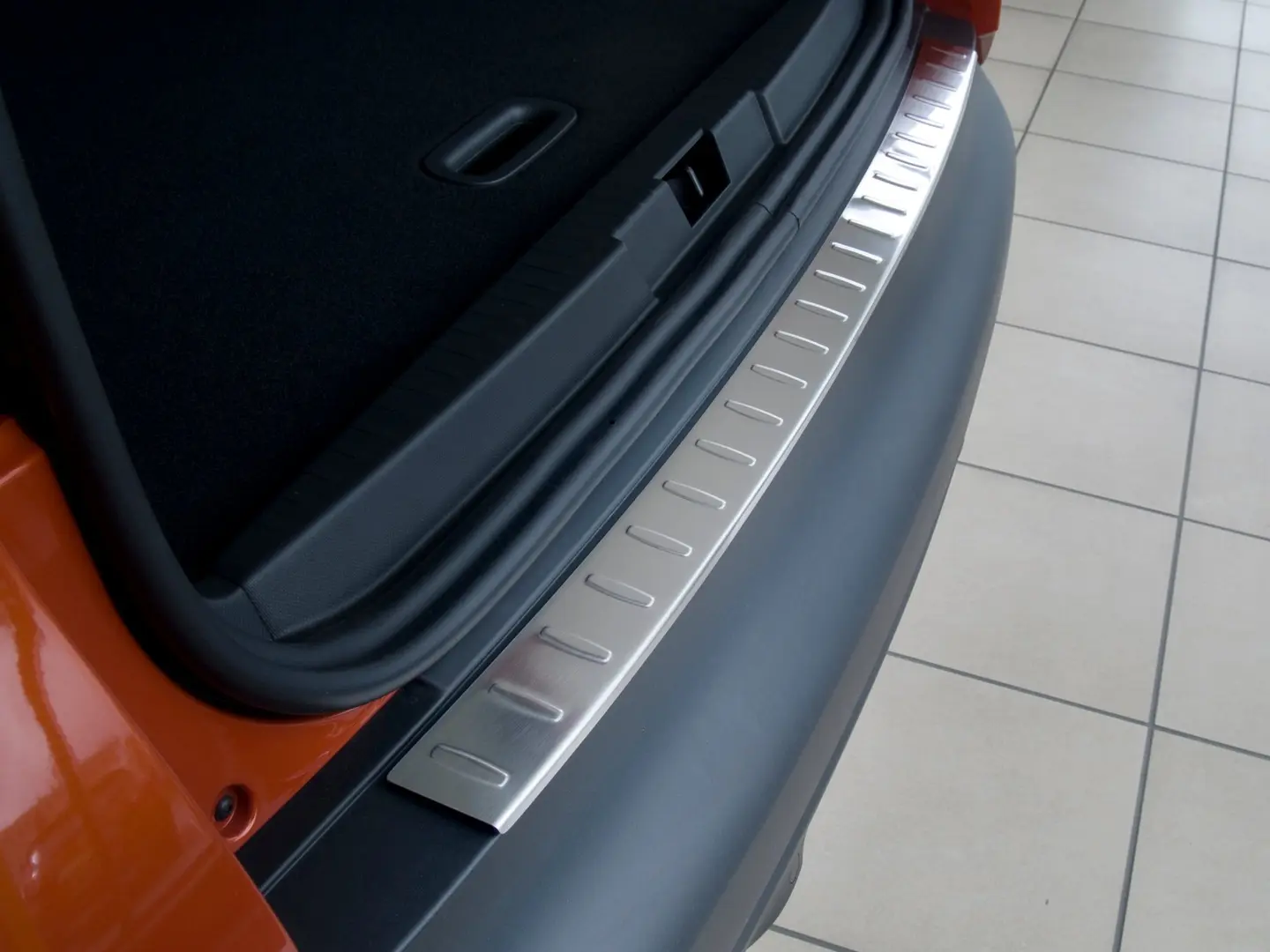 Bakfangerbeskytter Renault Captur 2013-> Silver Edition