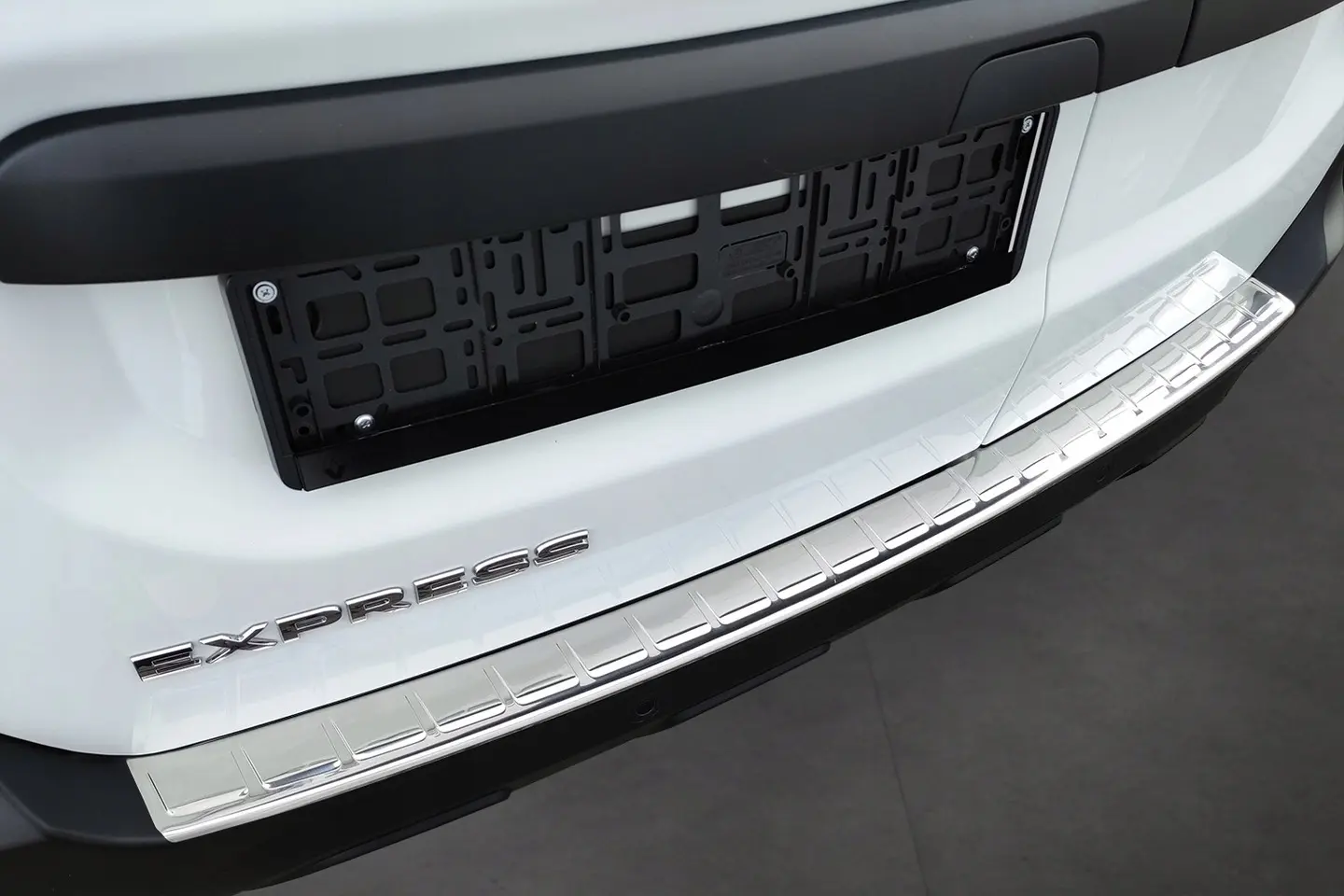Bakfangerbeskytter Renault Ekspress 2021-> Silver Edition – bilde 4