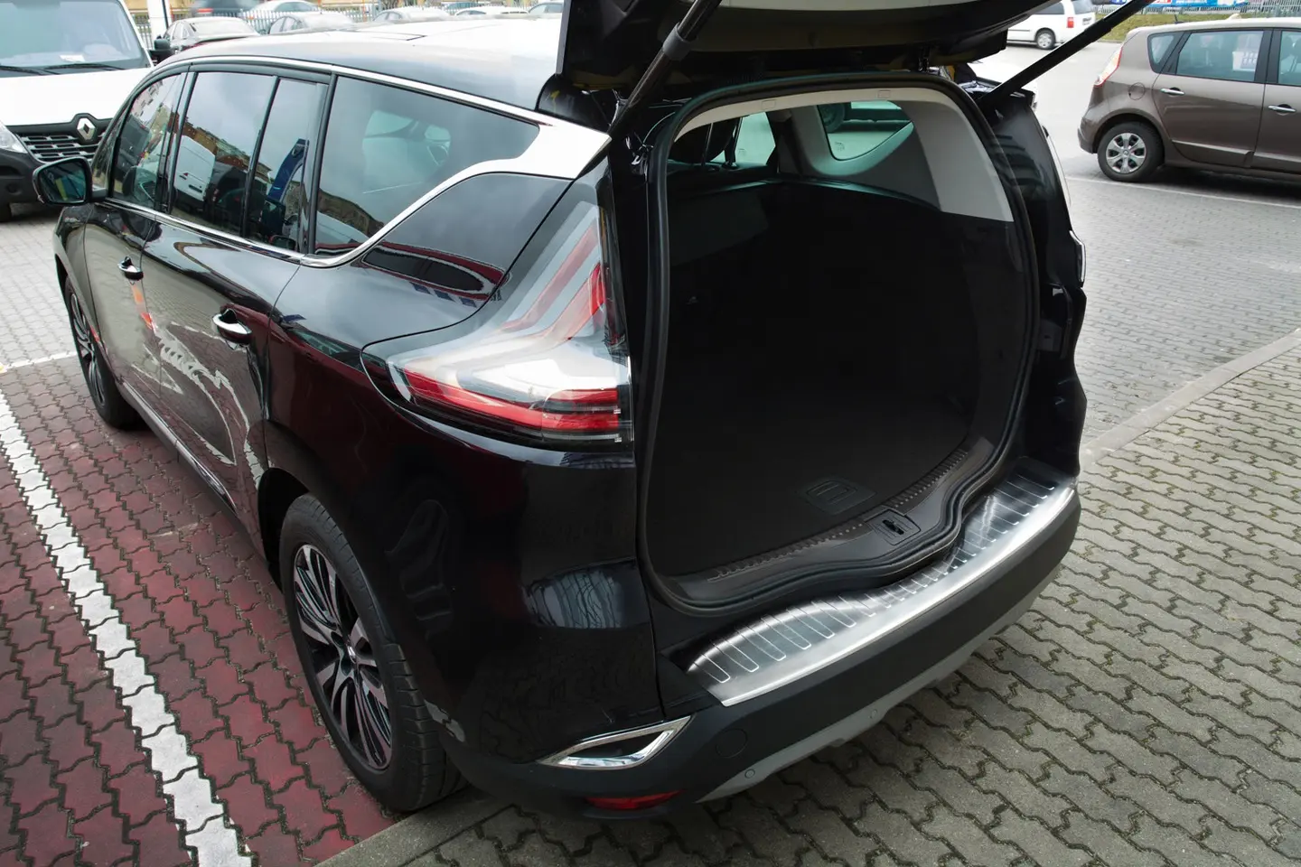 Bakfangerbeskytter Renault Escape V Initiale 2015-> Black Edition