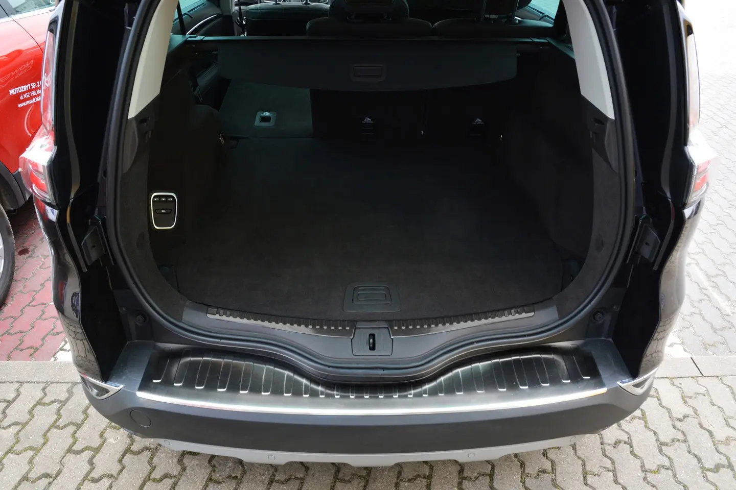 Bakfangerbeskytter Renault Escape V Initiale 2015-> Black Edition – bilde 3