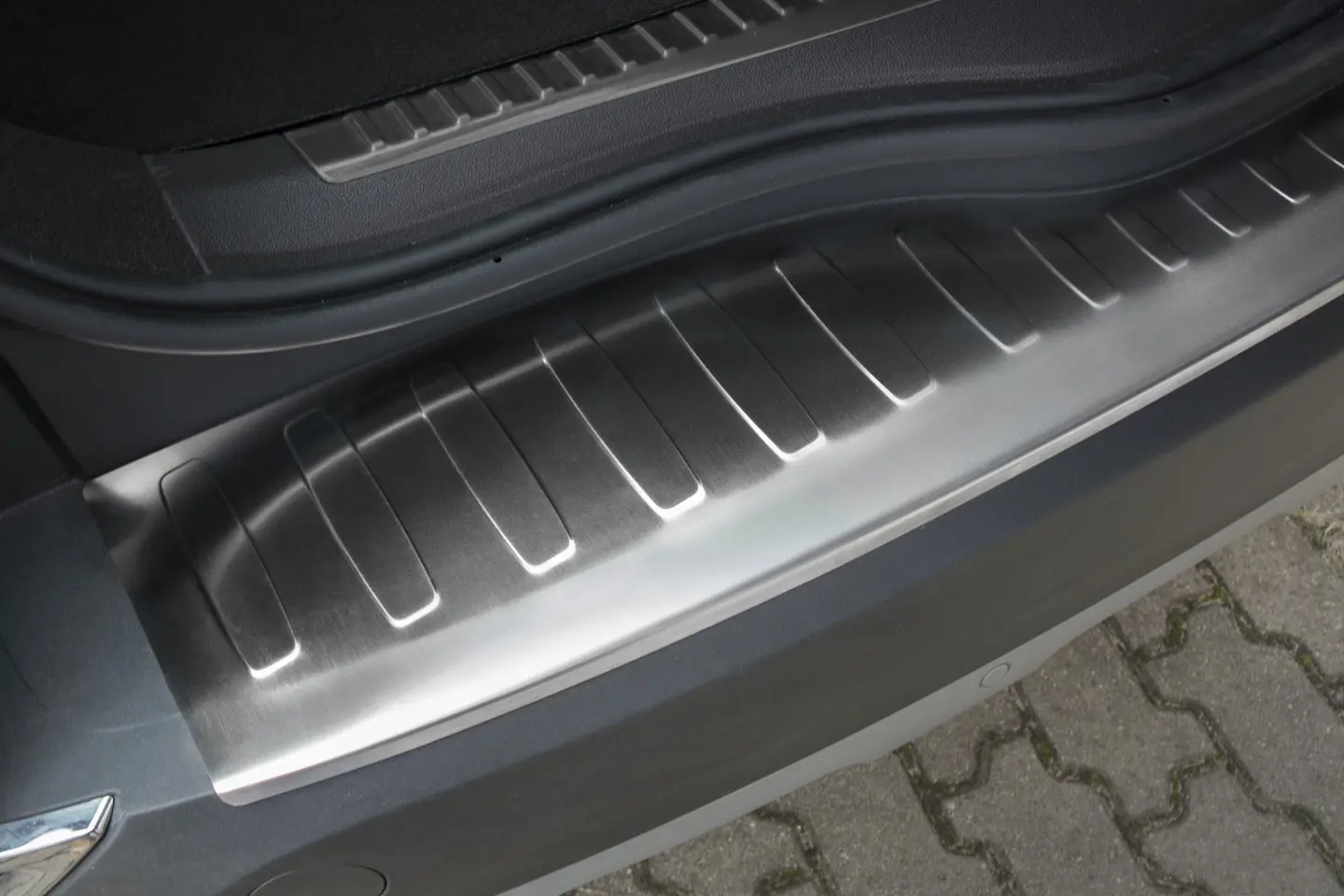 Bakfangerbeskytter Renault Escape V Initiale 2015-> Black Edition – bilde 4