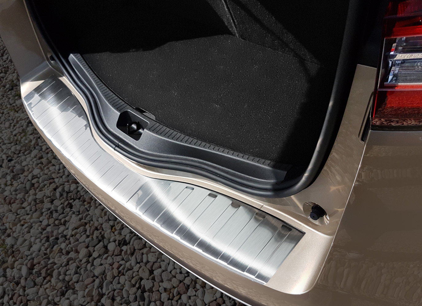 Bakfangerbeskytter Renault Grand Scenic IV 2016-> Silver Edition