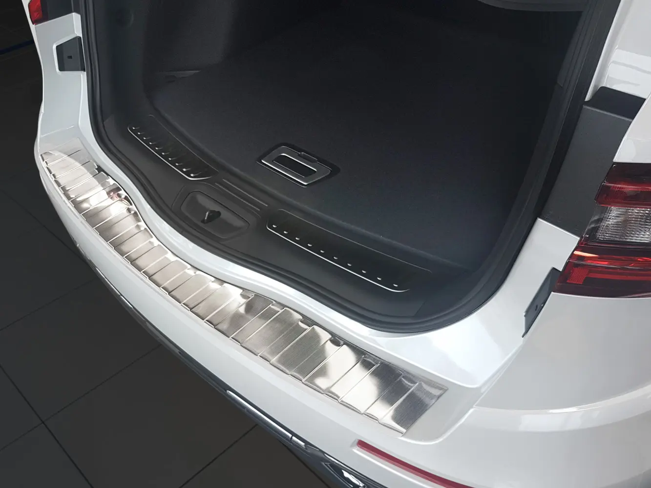 Bakfangerbeskytter Renault Koloes II 2016-> Silver Edition
