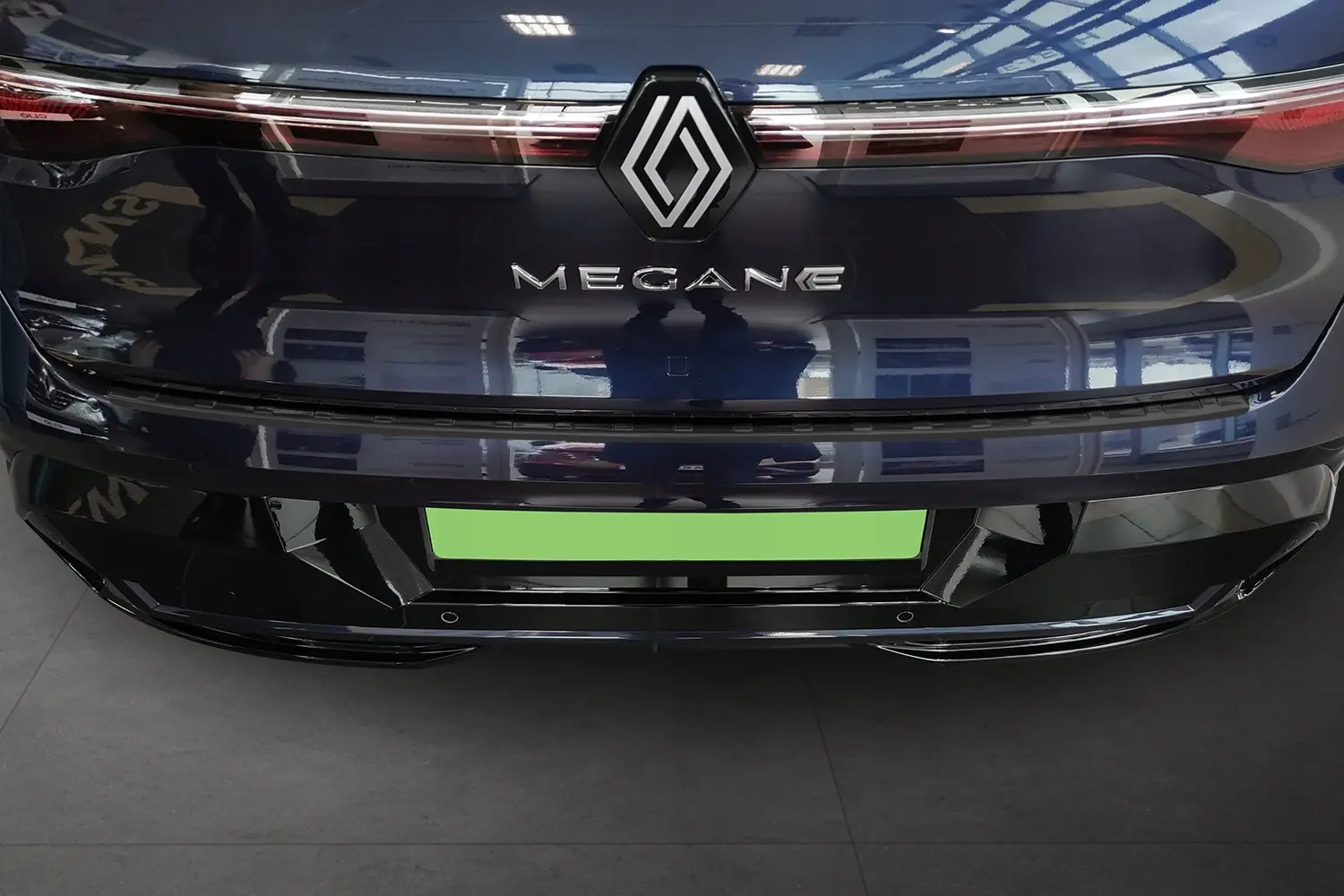 Bakfangerbeskytter Renault Mégane E-Tech Electric 2022 -> | Glossy Black – bilde 4