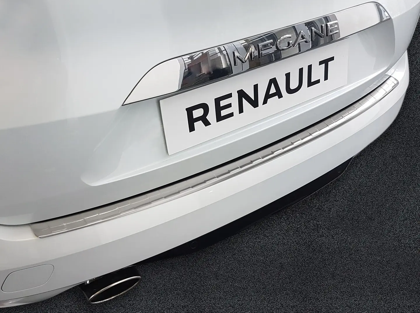 Bakfangerbeskytter Renault Megane IV Grandtour 2016-> – bilde 3