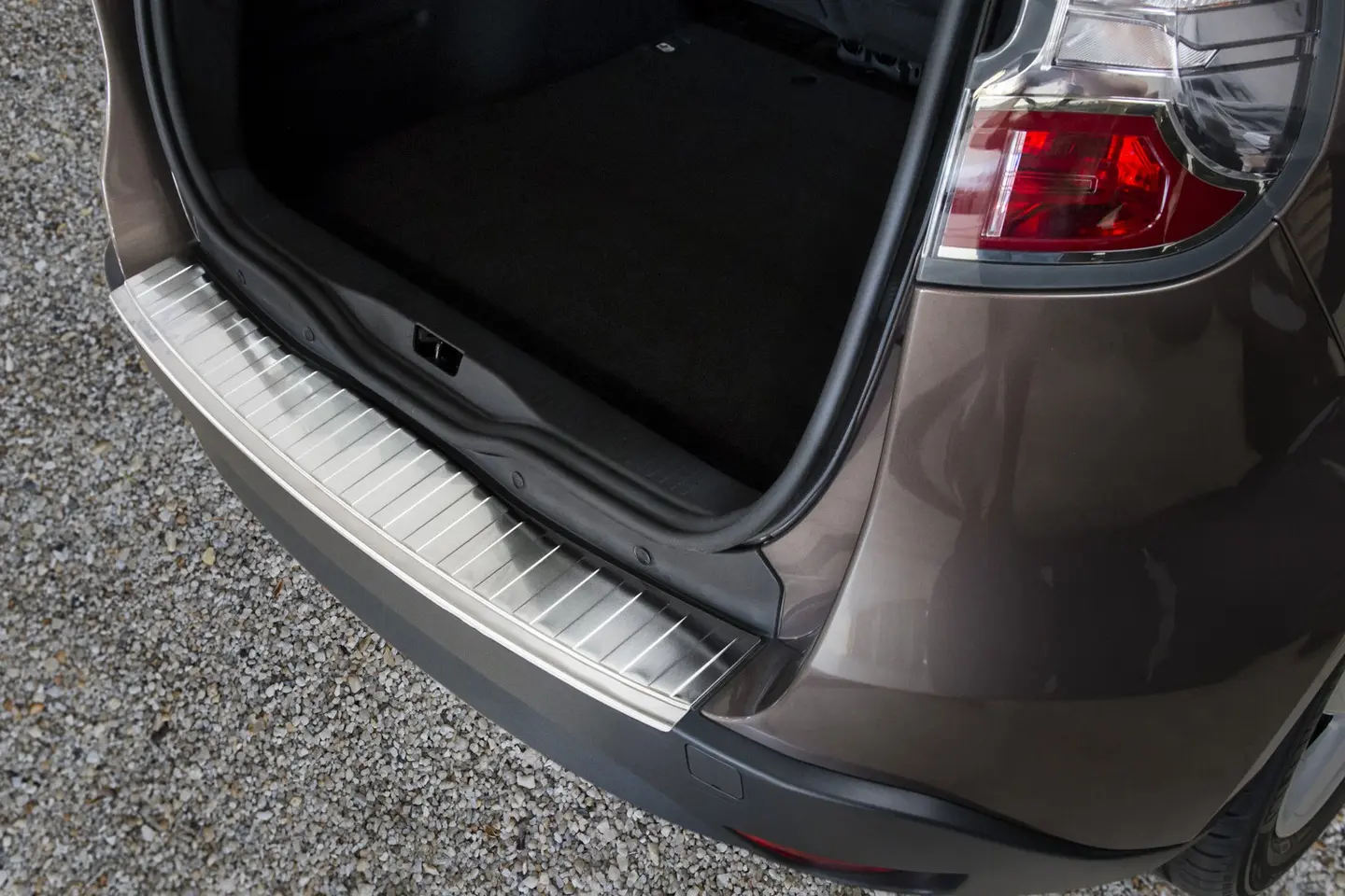 Bakfangerbeskytter Renault Scenic III /Grand Scenic II 2009-2016 Silver Edition