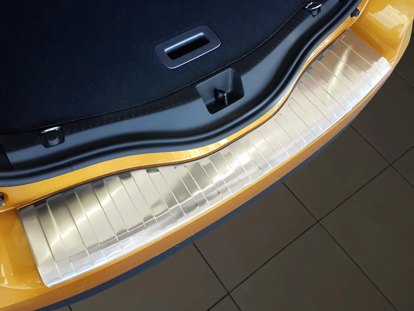 Bakfangerbeskytter Renault Scenic IV /Grand Scenic III 2016-> Silver Edition