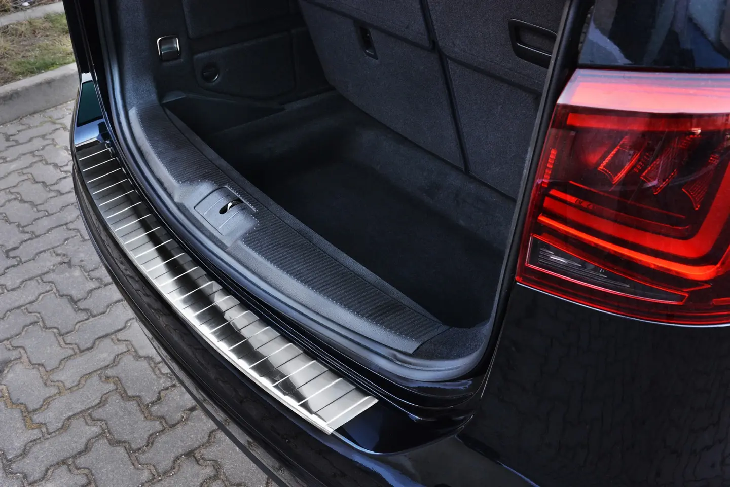 Bakfangerbeskytter Seat Alhambra II / VW Sharan II 2010 - 2022 │ Silver Edition