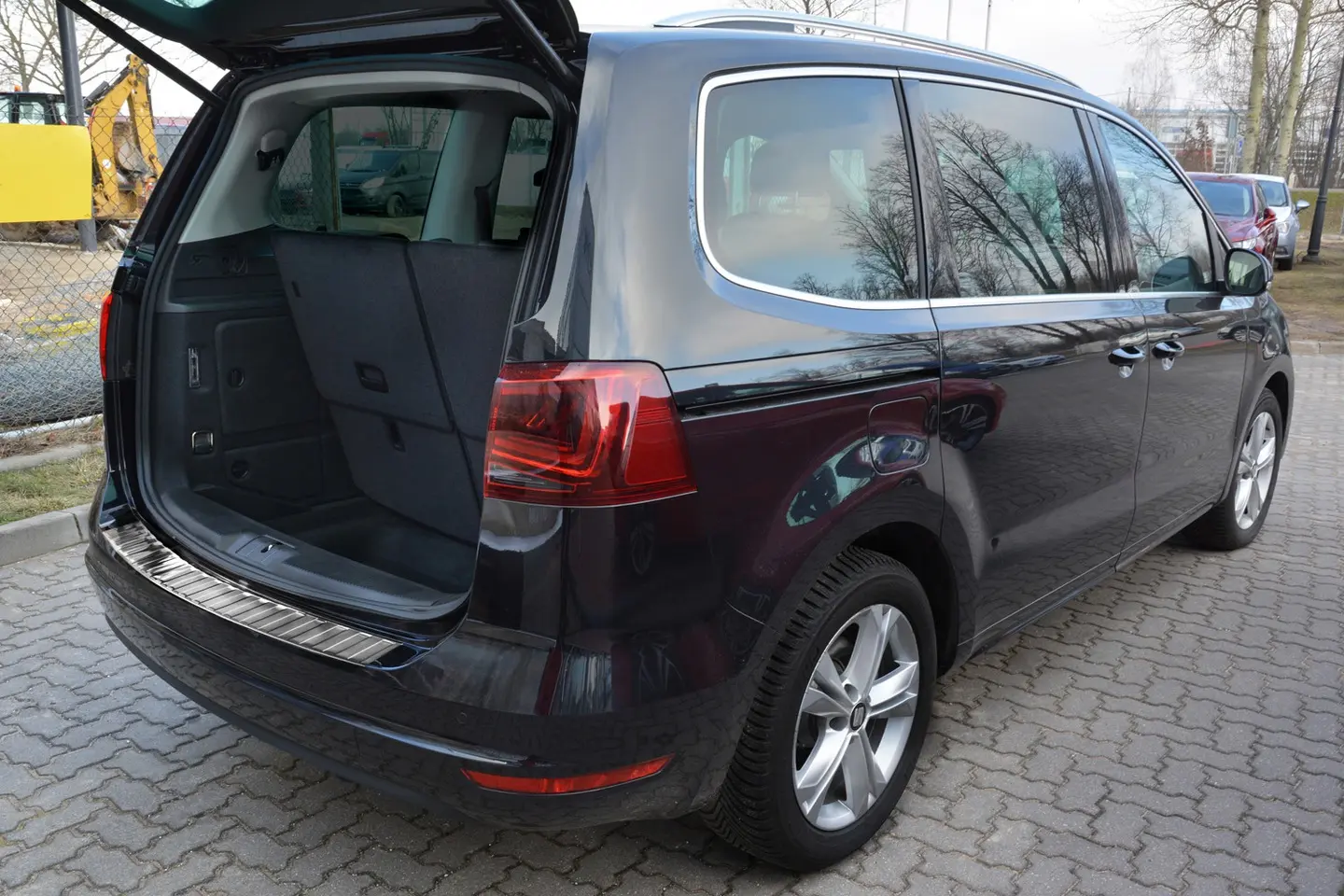 Bakfangerbeskytter Seat Alhambra II / VW Sharan II 2010 - 2022 │ Silver Edition – bilde 3