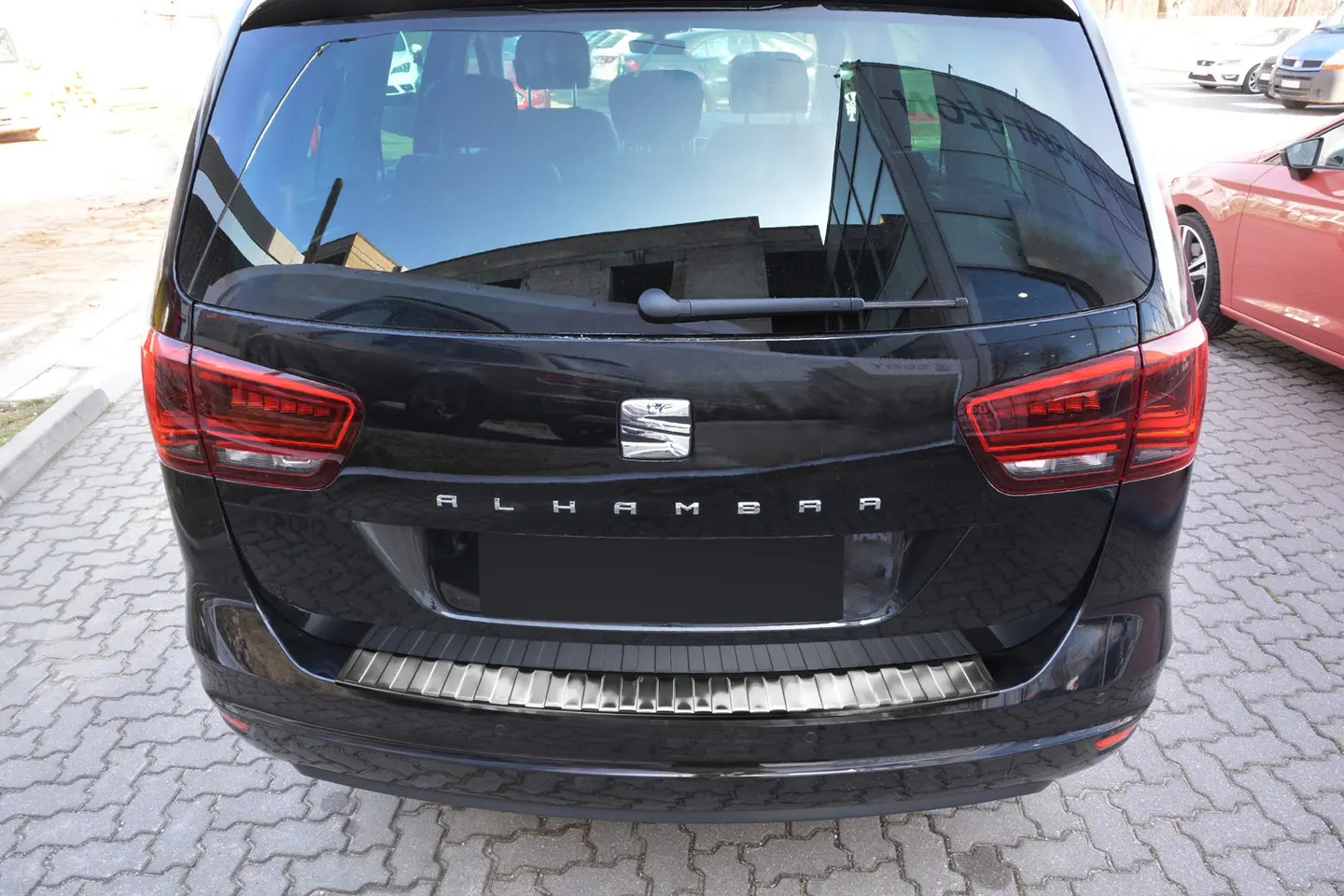 Bakfangerbeskytter Seat Alhambra II / VW Sharan II 2010 - 2022 │ Silver Edition – bilde 4