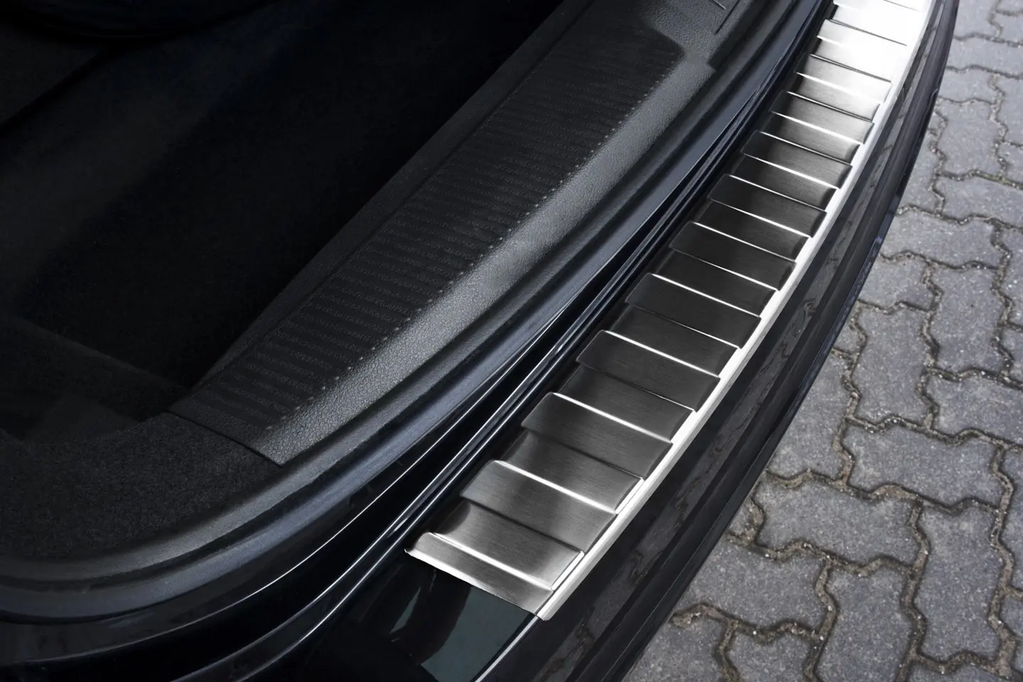 Bakfangerbeskytter Seat Alhambra II / VW Sharan II 2010 - 2022 │ Silver Edition – bilde 6