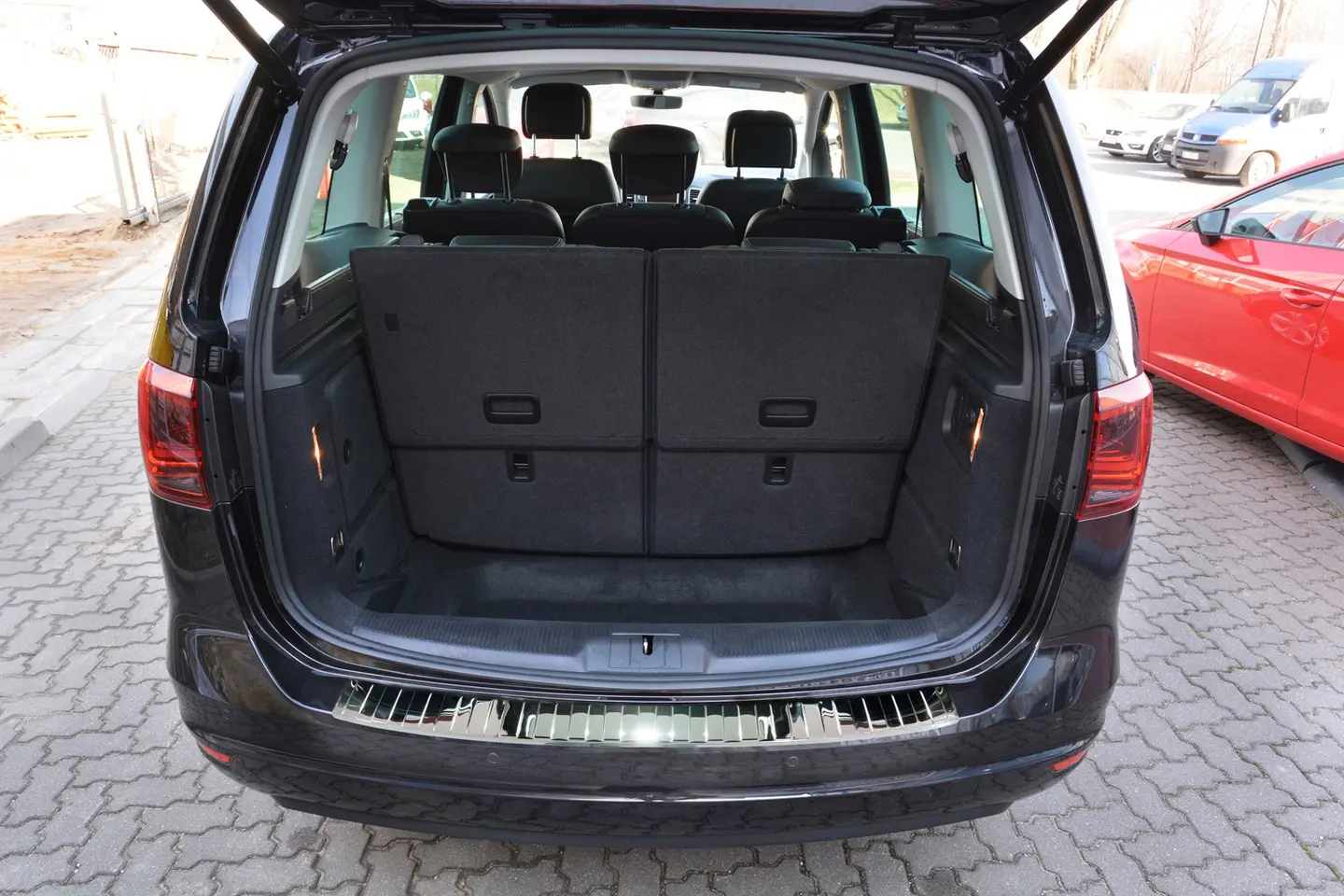 Bakfangerbeskytter Seat Alhambra II / VW Sharan II 2010 - 2022 │ Silver Edition – bilde 3