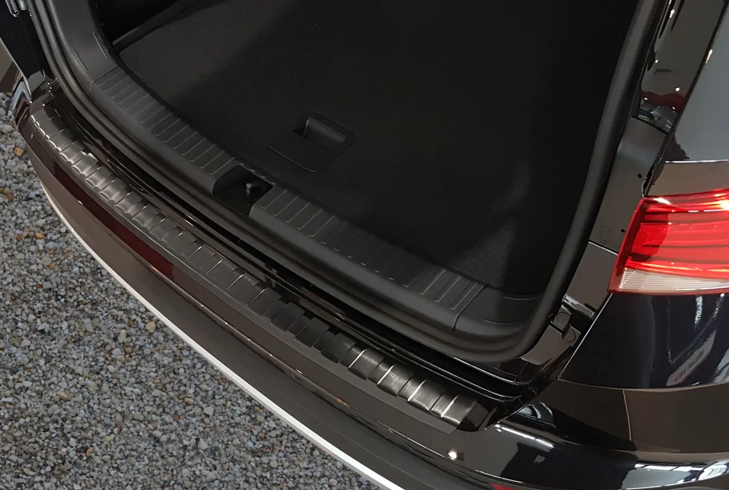 Bakfangerbeskytter Seat Ateca 2016 -> │ Black Edition