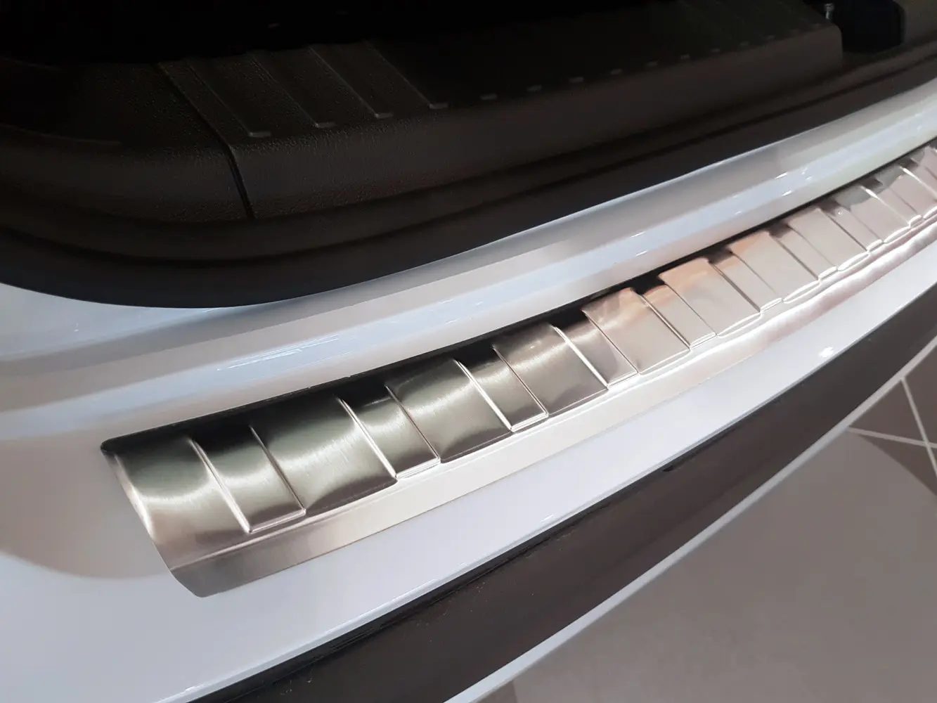 Bakfangerbeskytter Seat Ateca 2016 -> │ Silver Edition – bilde 2