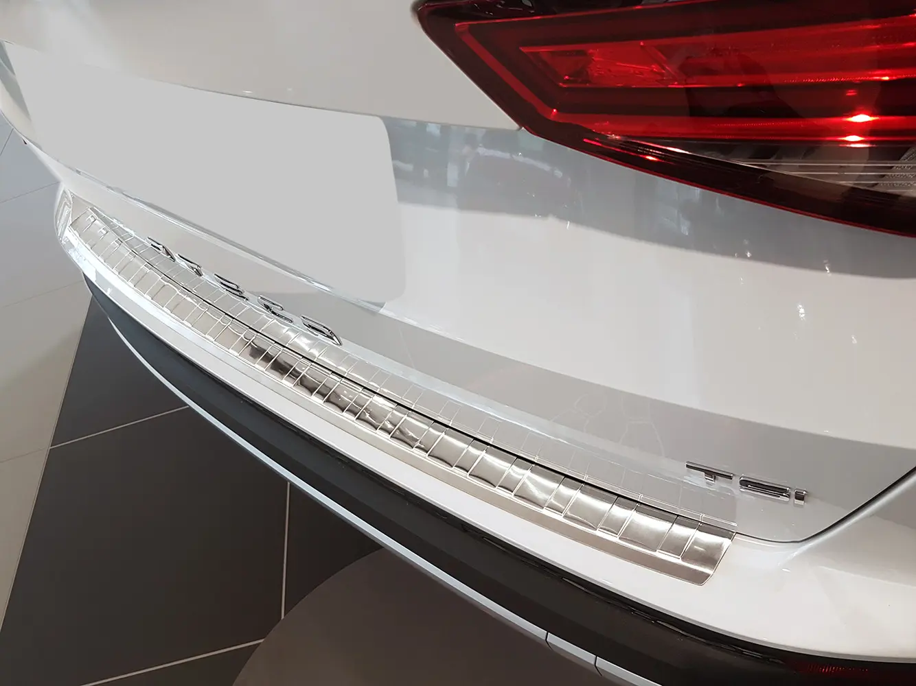 Bakfangerbeskytter Seat Ateca 2016 -> │ Silver Edition – bilde 3