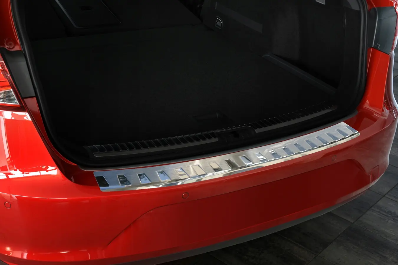 Bakfangerbeskytter Seat Leon III 5F ST 2013-> Silver Edition