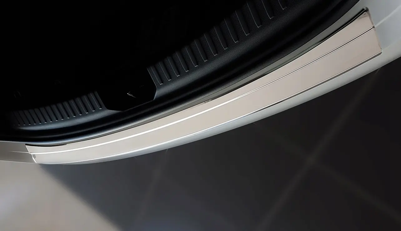 Bakfangerbeskytter Seat Leon IV Hatchback 2020-> Silver Edition – bilde 2