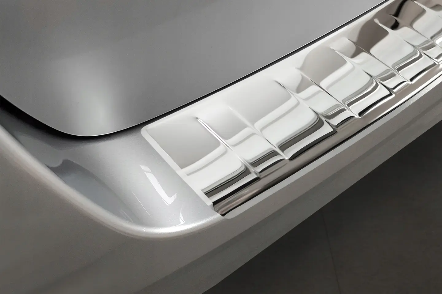 Bakfangerbeskytter Silver Mirror VW T7 Multivan 2021 -> – bilde 4