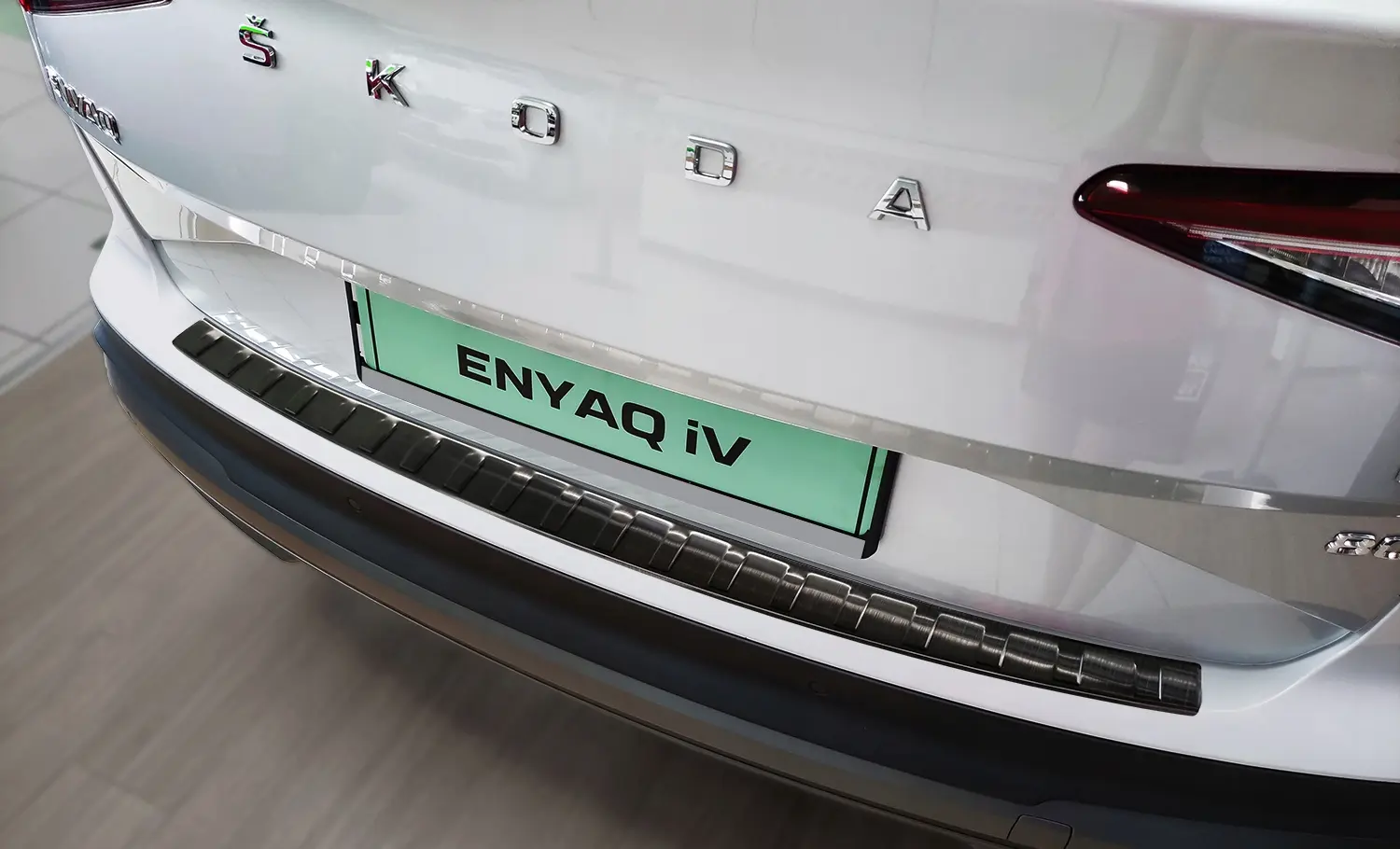 Bakfangerbeskytter Škoda Enyaq iV 2020 -> │ Black Edition